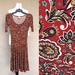⬇️ $30 NWT LuLaRoe Nicole Rust Red Paisley